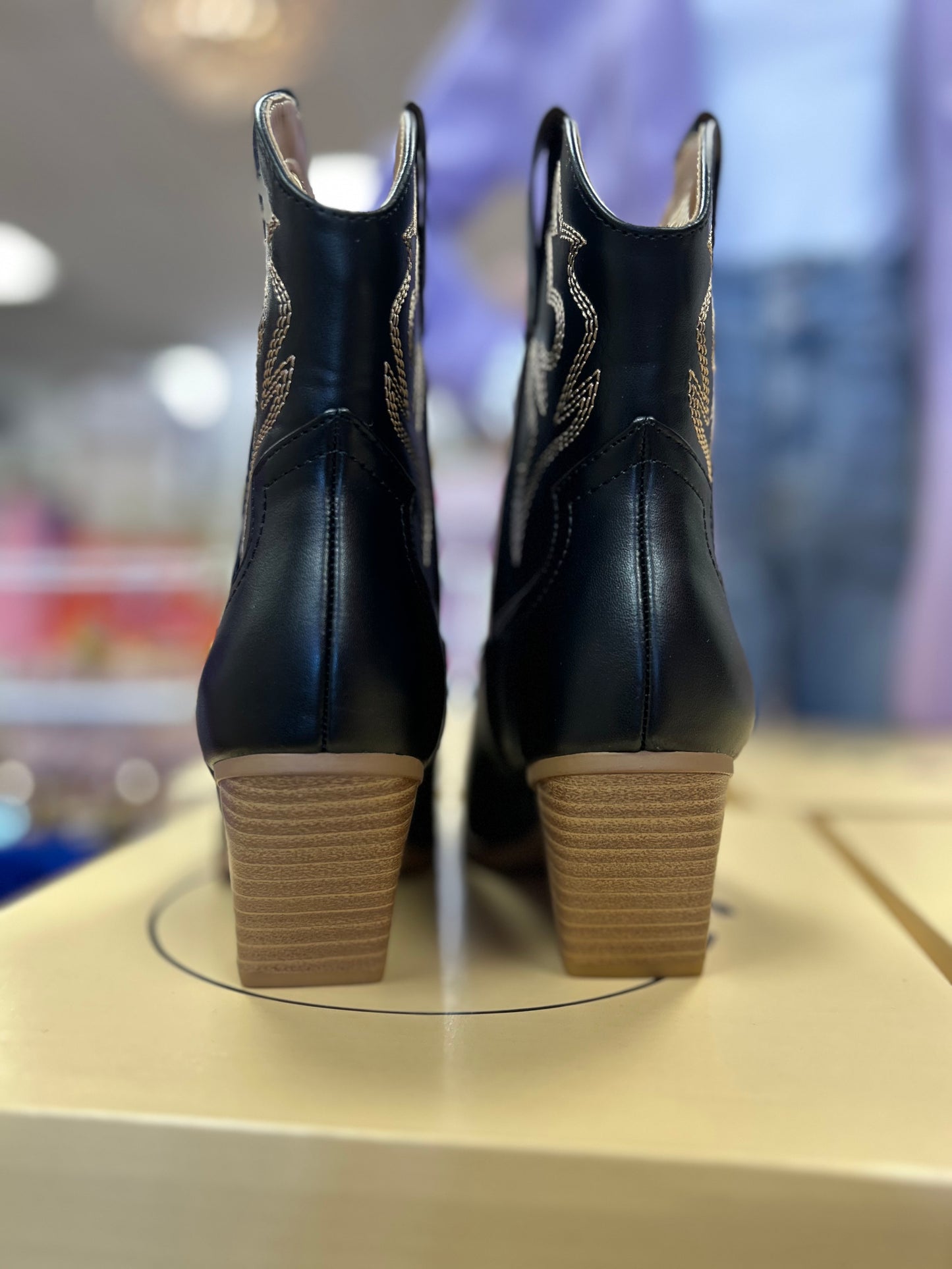 Blazing - Ankle Boot with Contrast Stitching