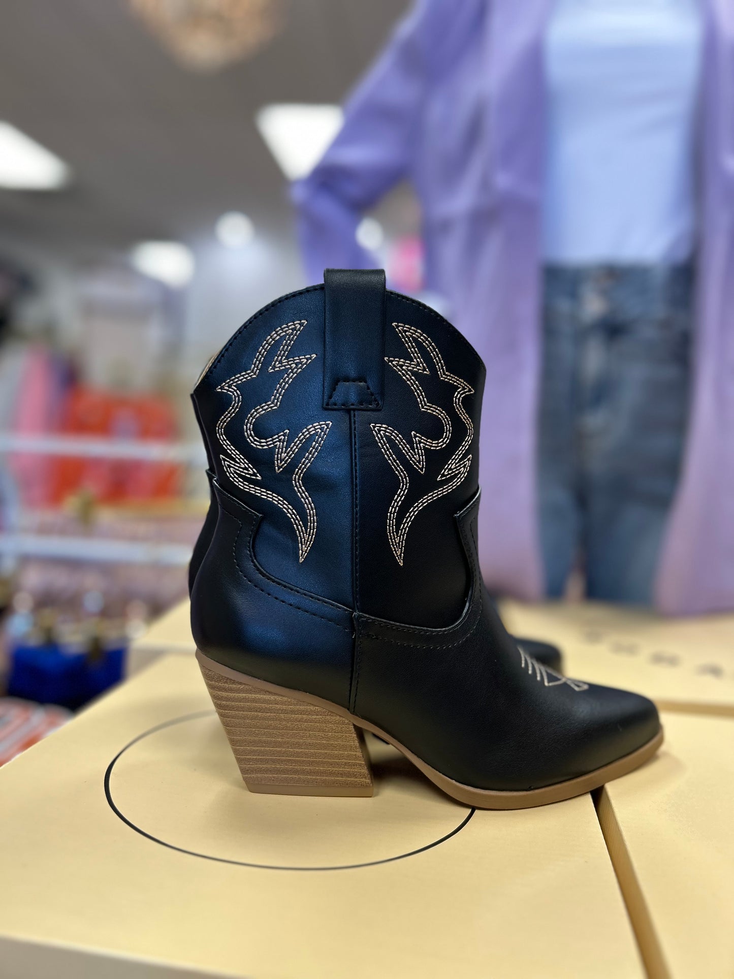 Blazing - Ankle Boot with Contrast Stitching