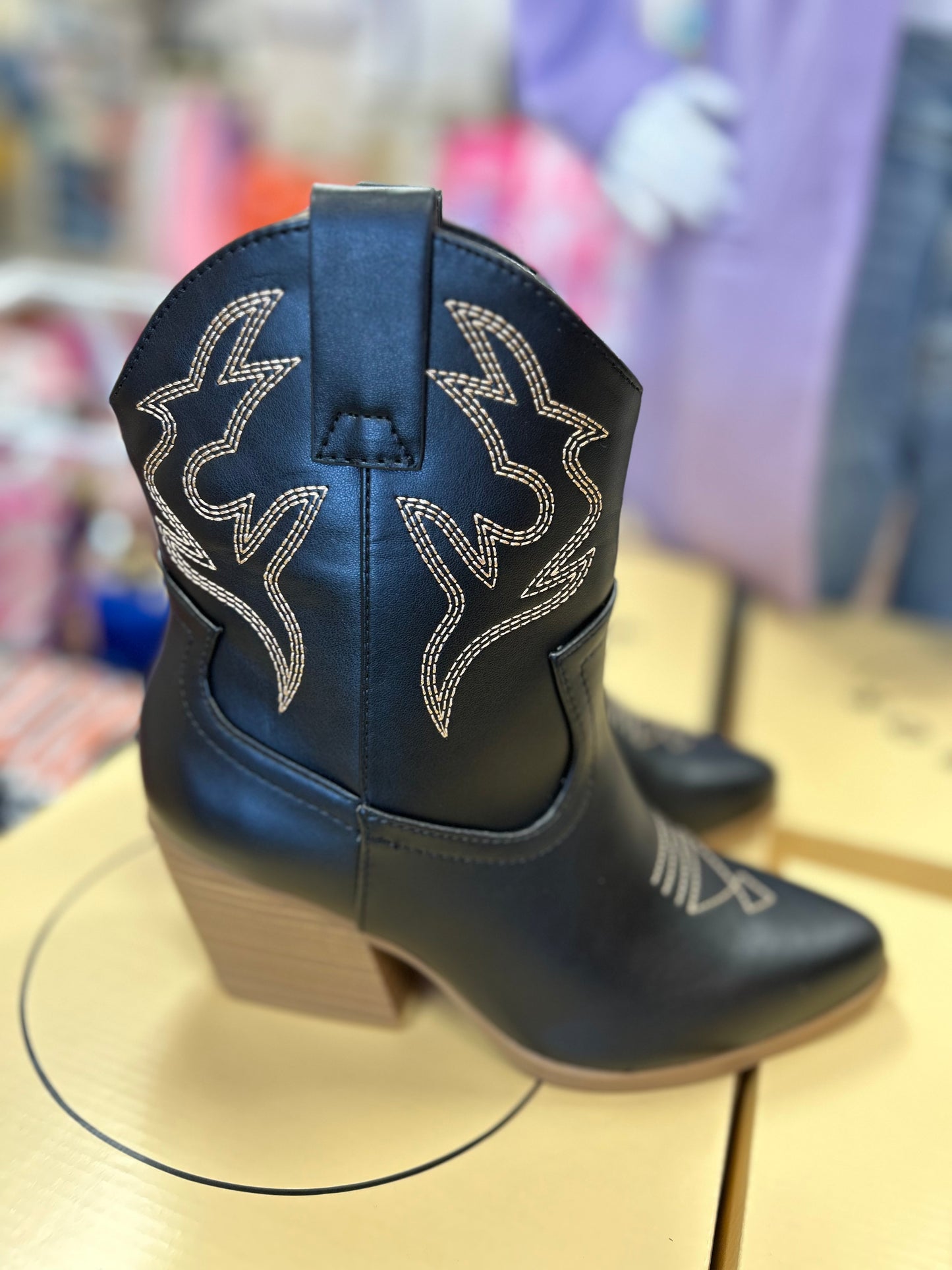 Blazing - Ankle Boot with Contrast Stitching