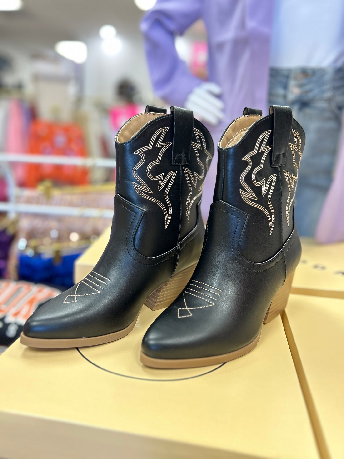 Blazing - Ankle Boot with Contrast Stitching