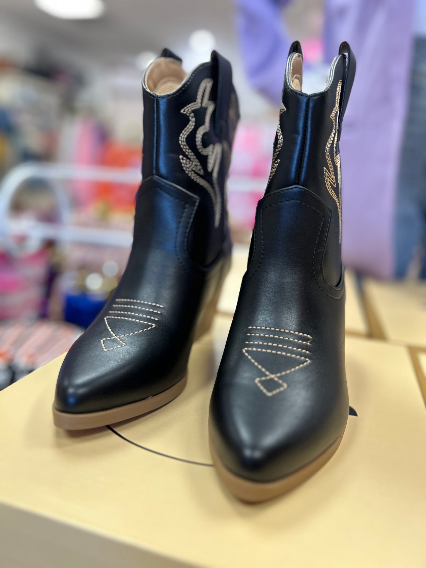Blazing - Ankle Boot with Contrast Stitching