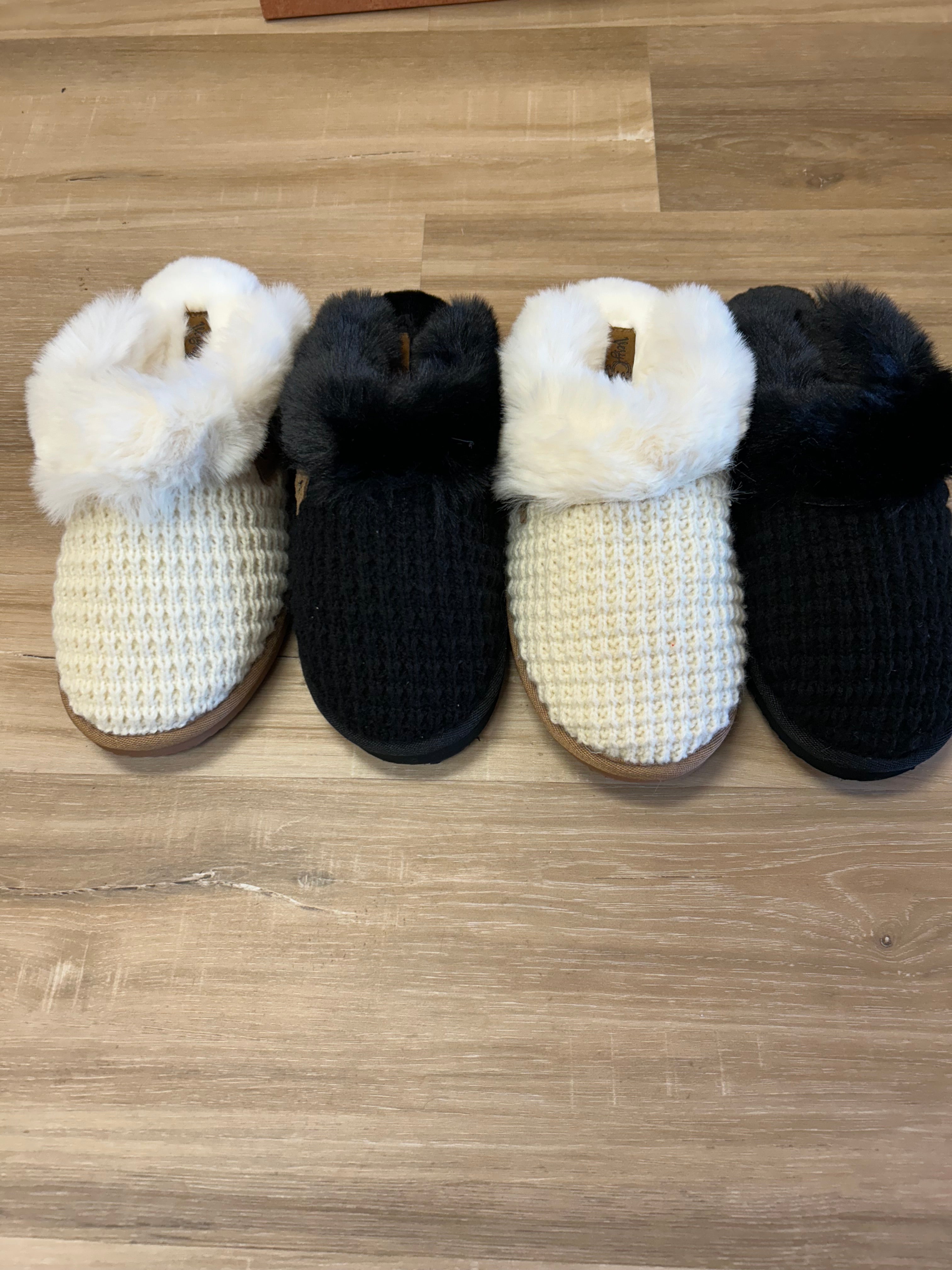 SWEATER SLIPPERS