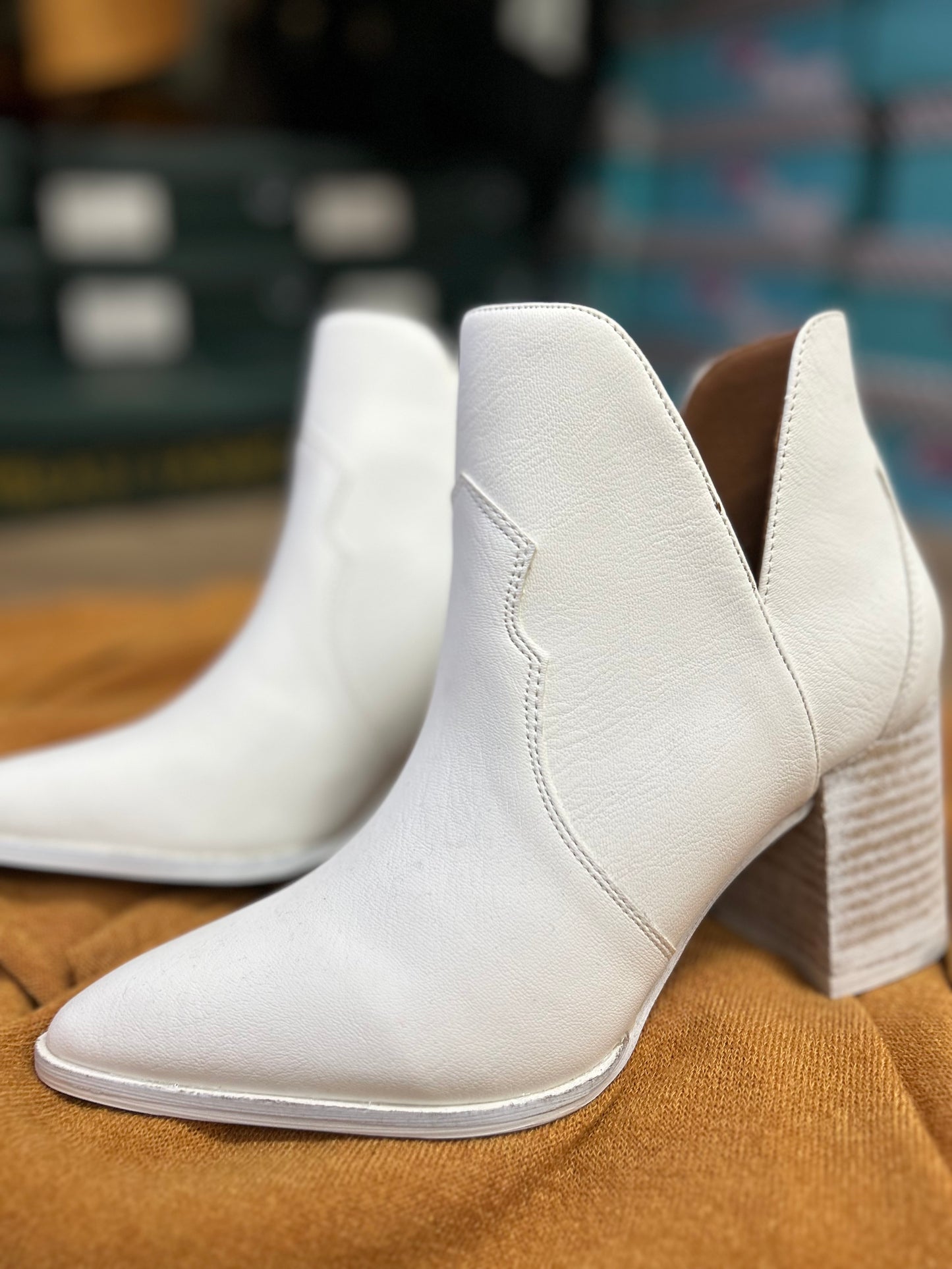 Brooklyn White Boot