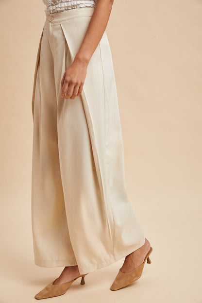Fancy- Pleated front woven pants