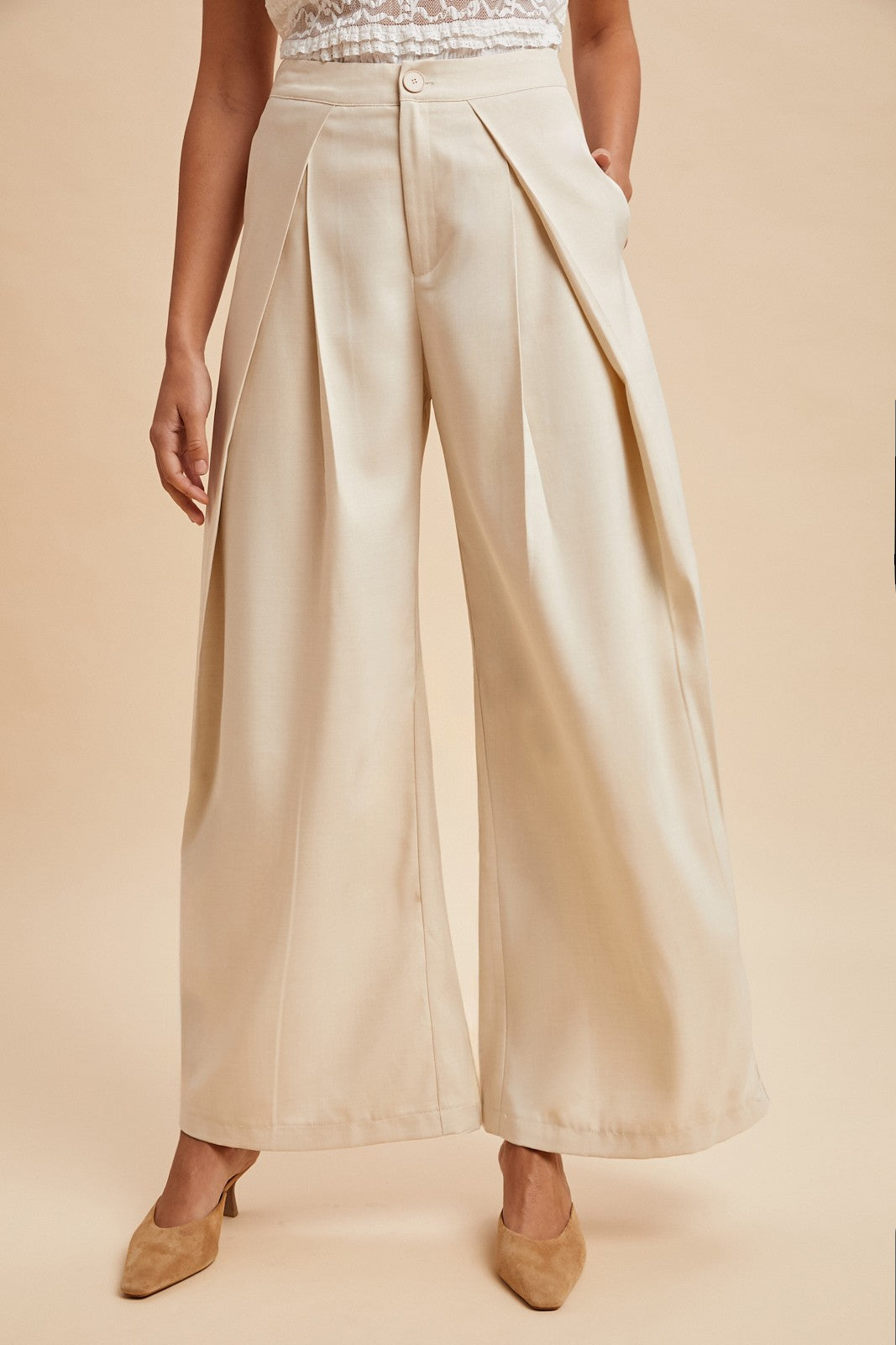 Fancy- Pleated front woven pants