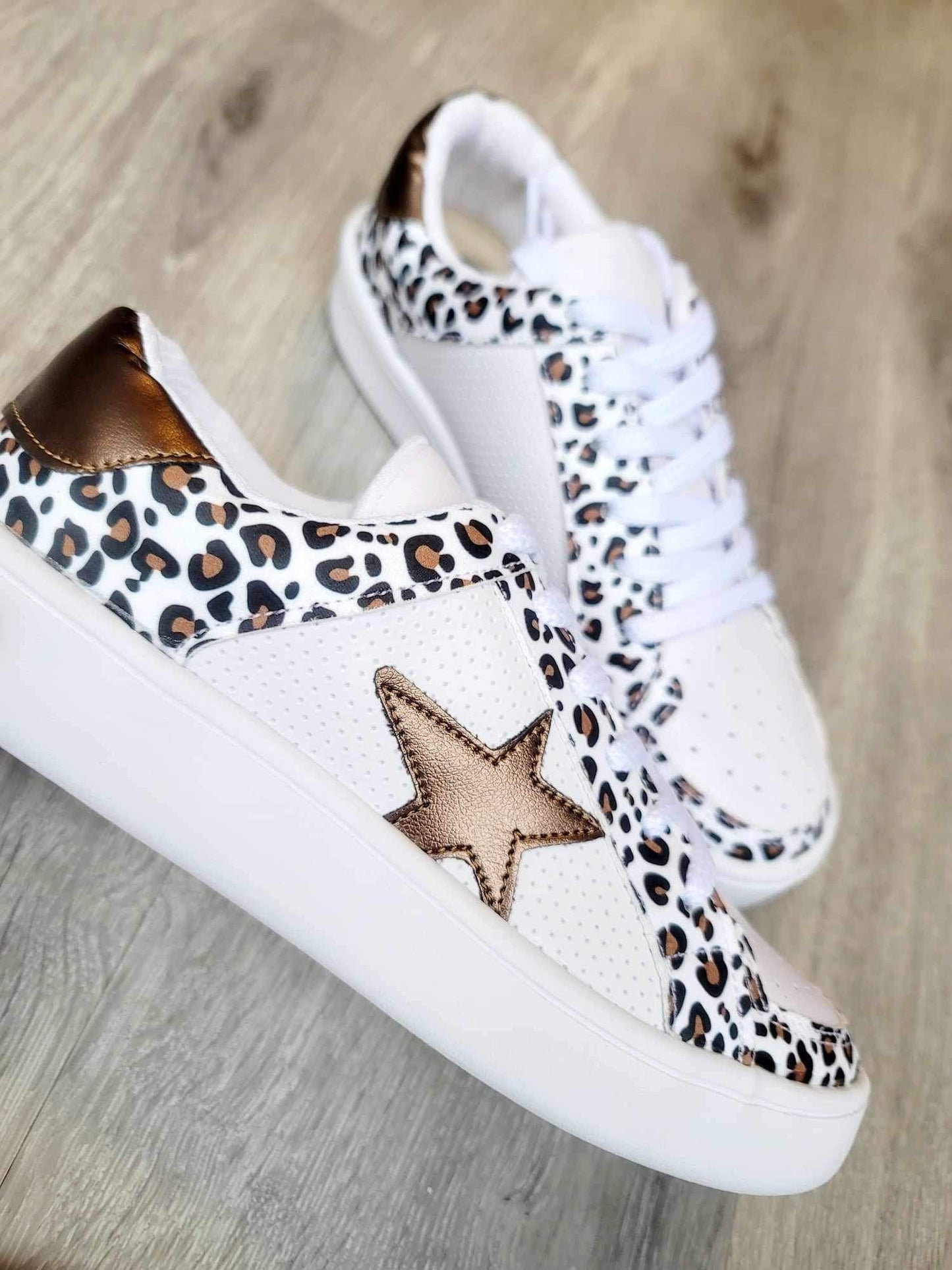 Miel Leopard Tennis - White