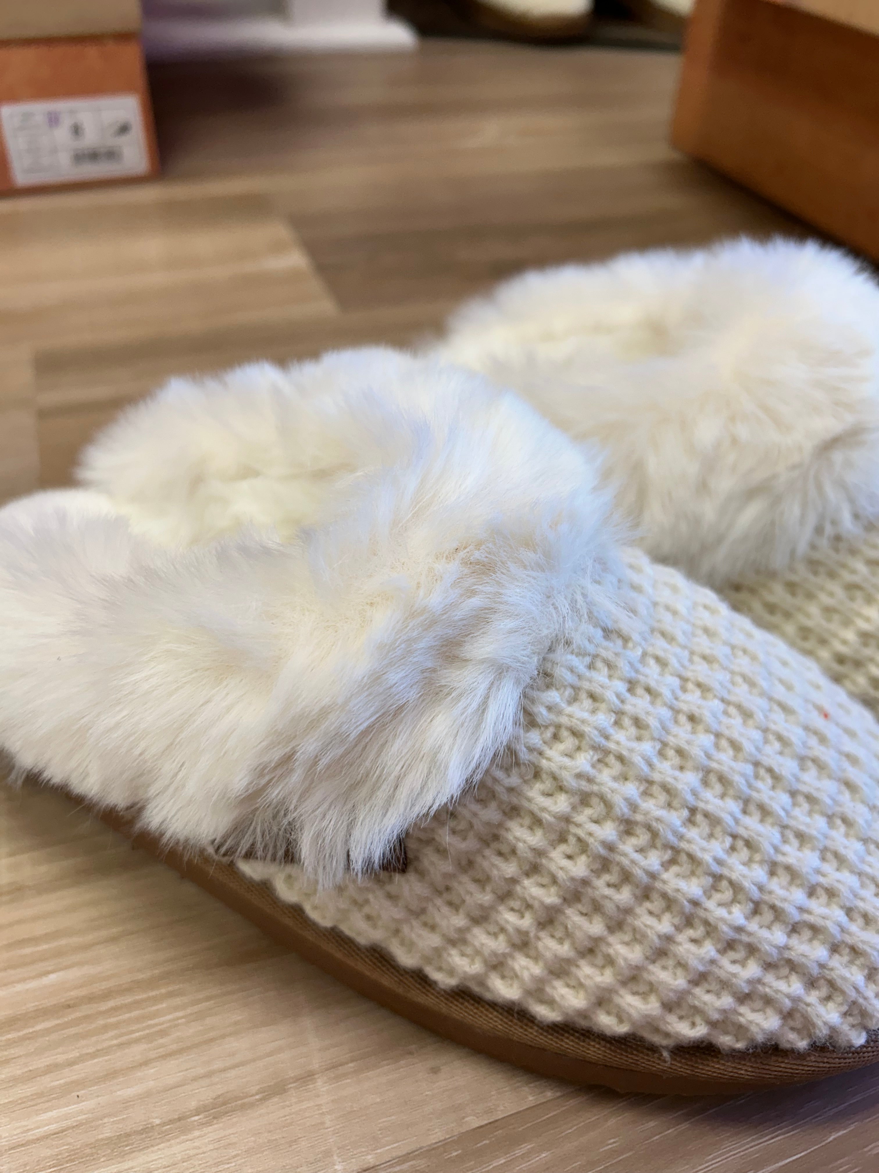 SWEATER SLIPPERS