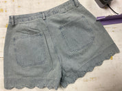 HIGH WAISTED DENIM SHORTS WITH SCALLOPED EDGE