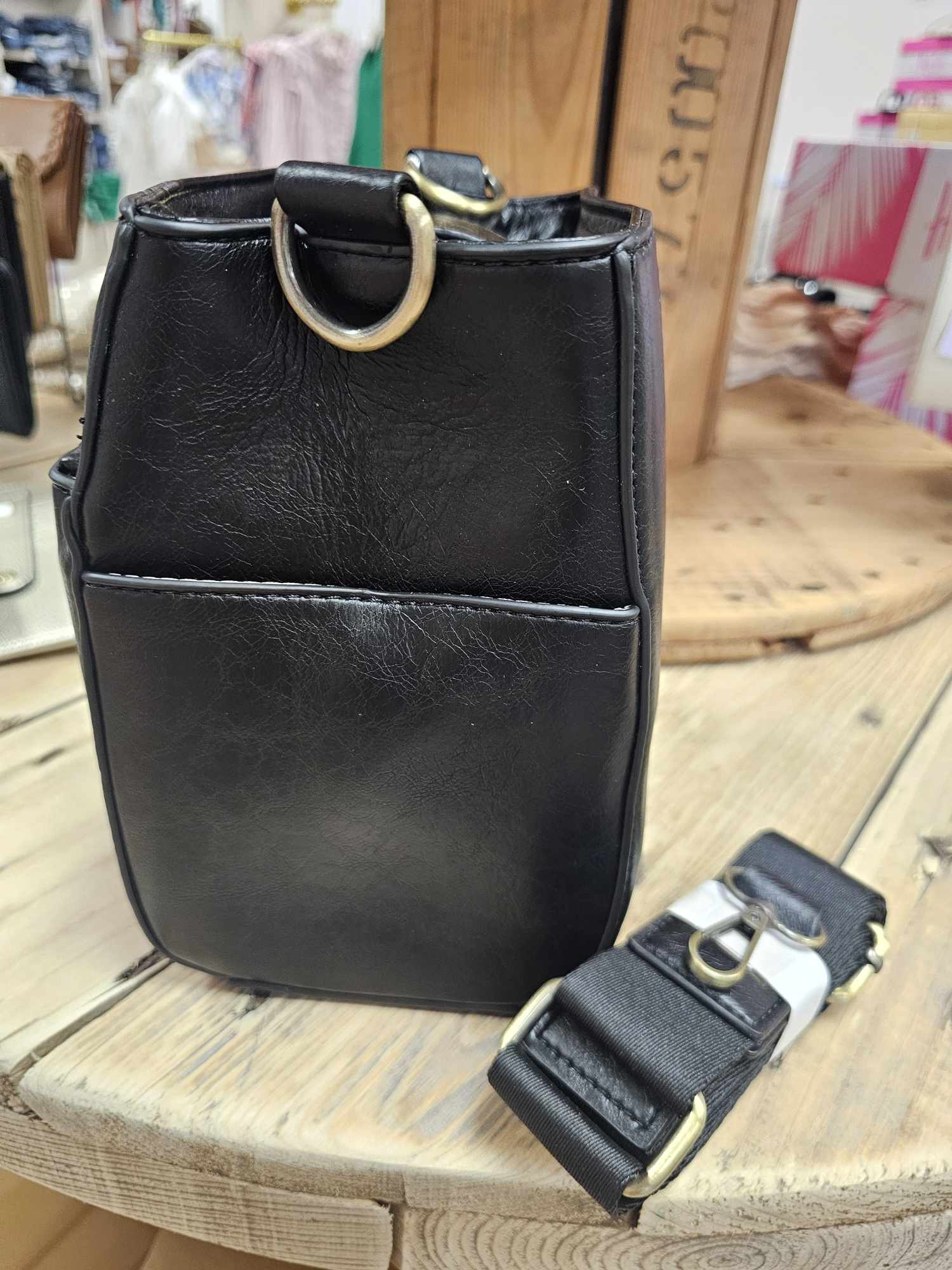 Jeanne- Bucket Bag