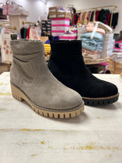 DASHING BOOTIES