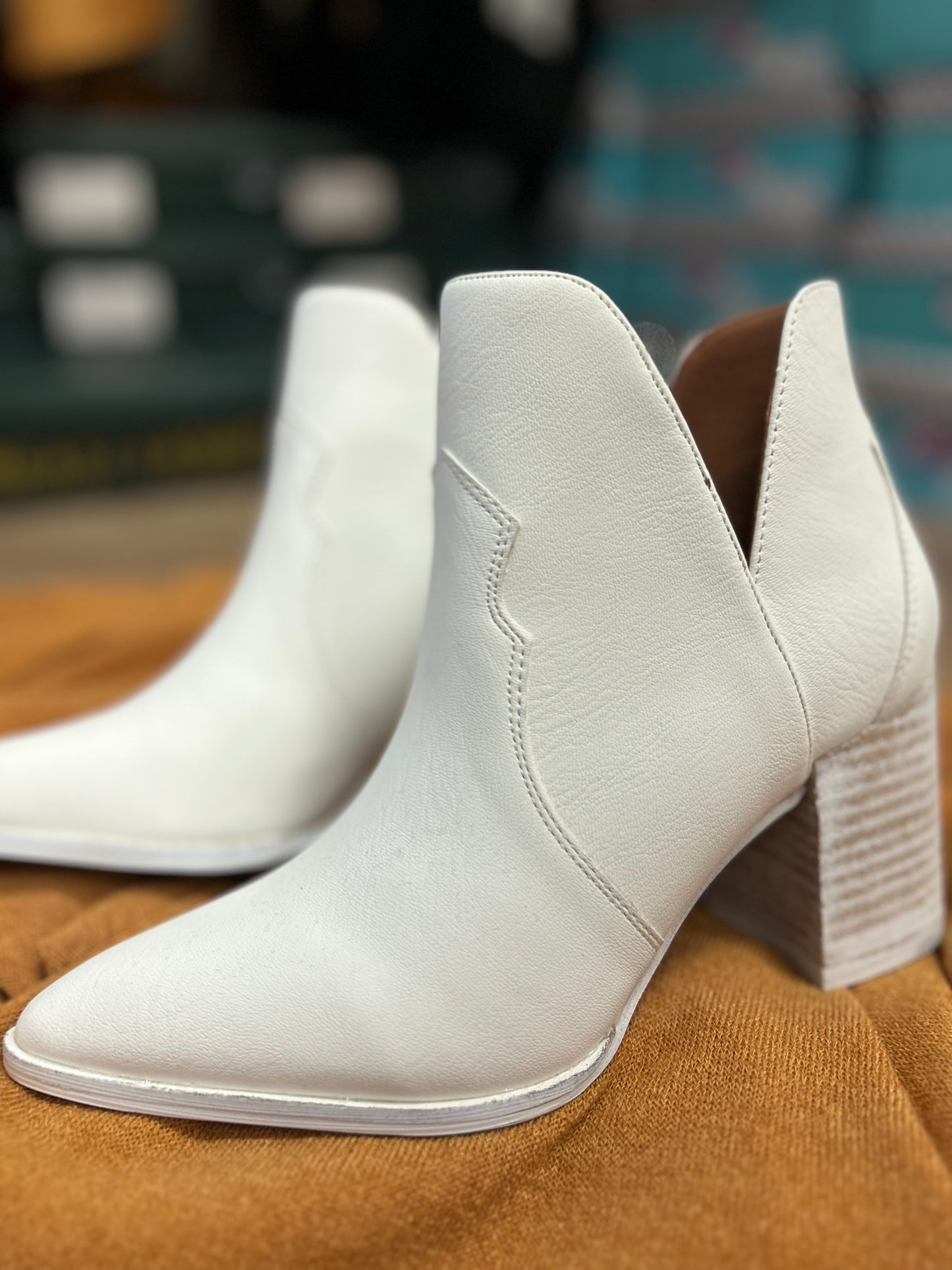 Brooklyn White Boot