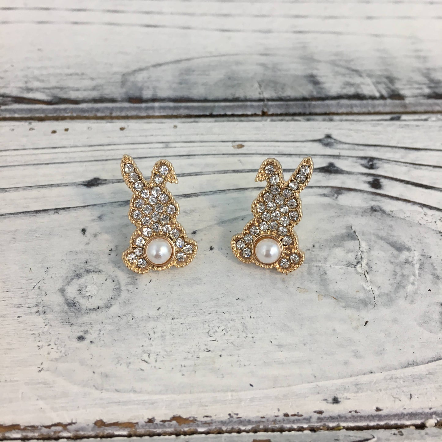Rhinestone Easter bunny post earrings!