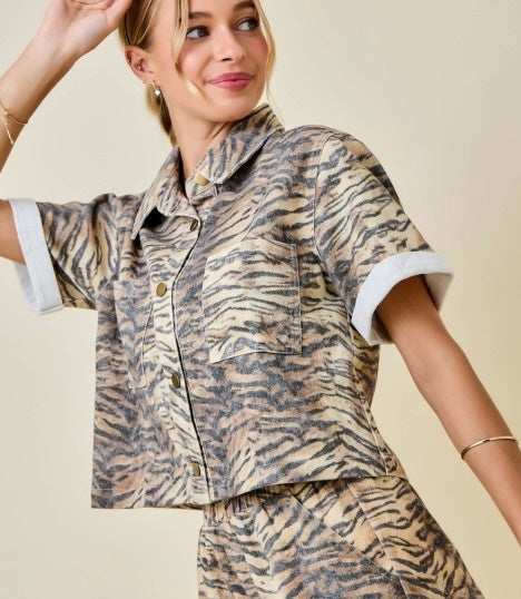 TIGER PRINT CROPPED DENIM TOP