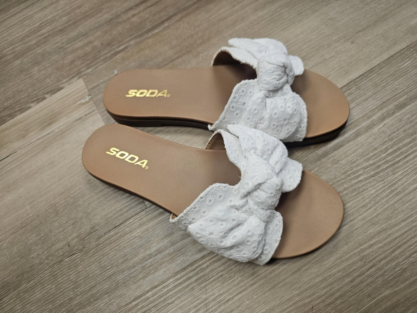 Writer Bow Sandal