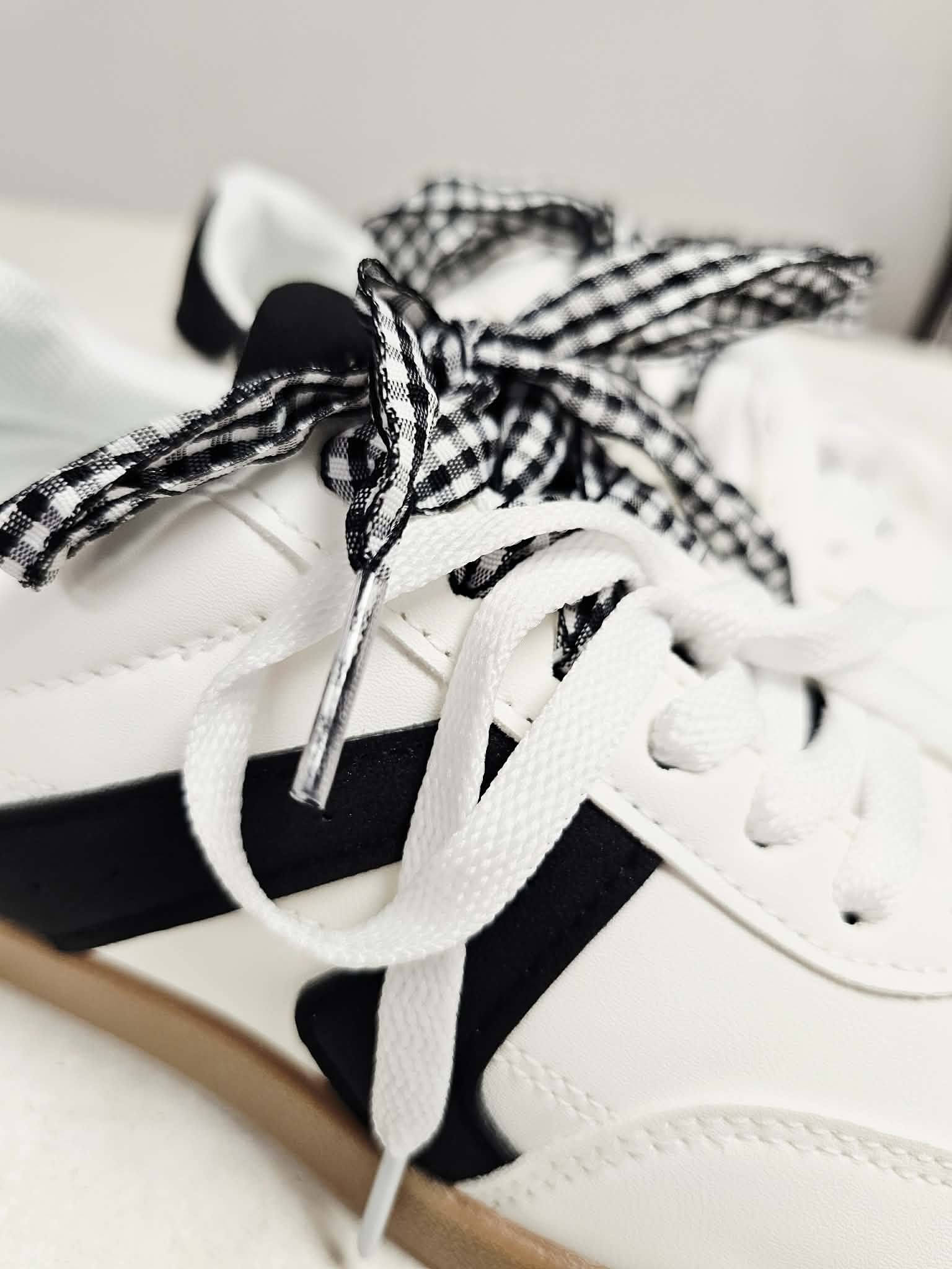 RETRO 2 SNEAKERS