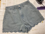 HIGH WAISTED DENIM SHORTS WITH SCALLOPED EDGE