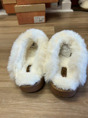 SWEATER SLIPPERS