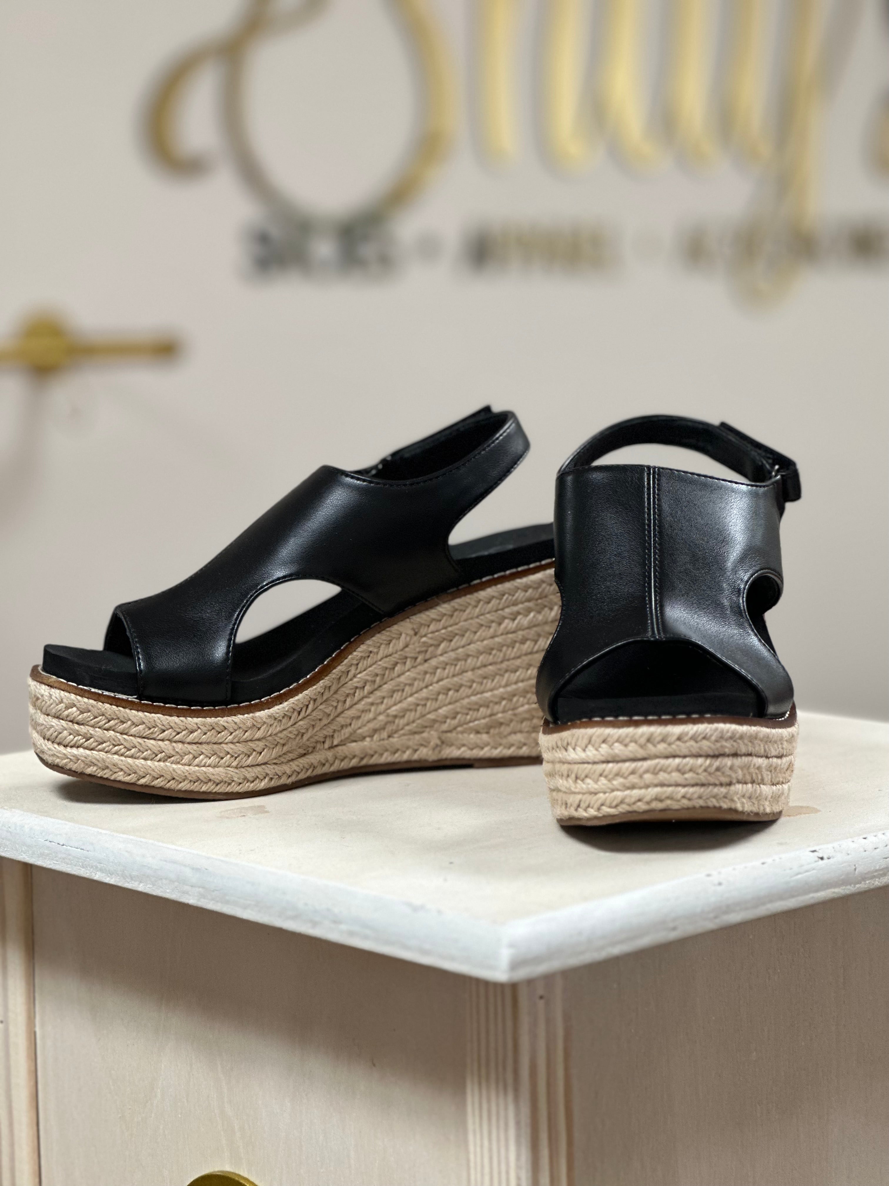 Corky's Freddie Wedge - BLACK