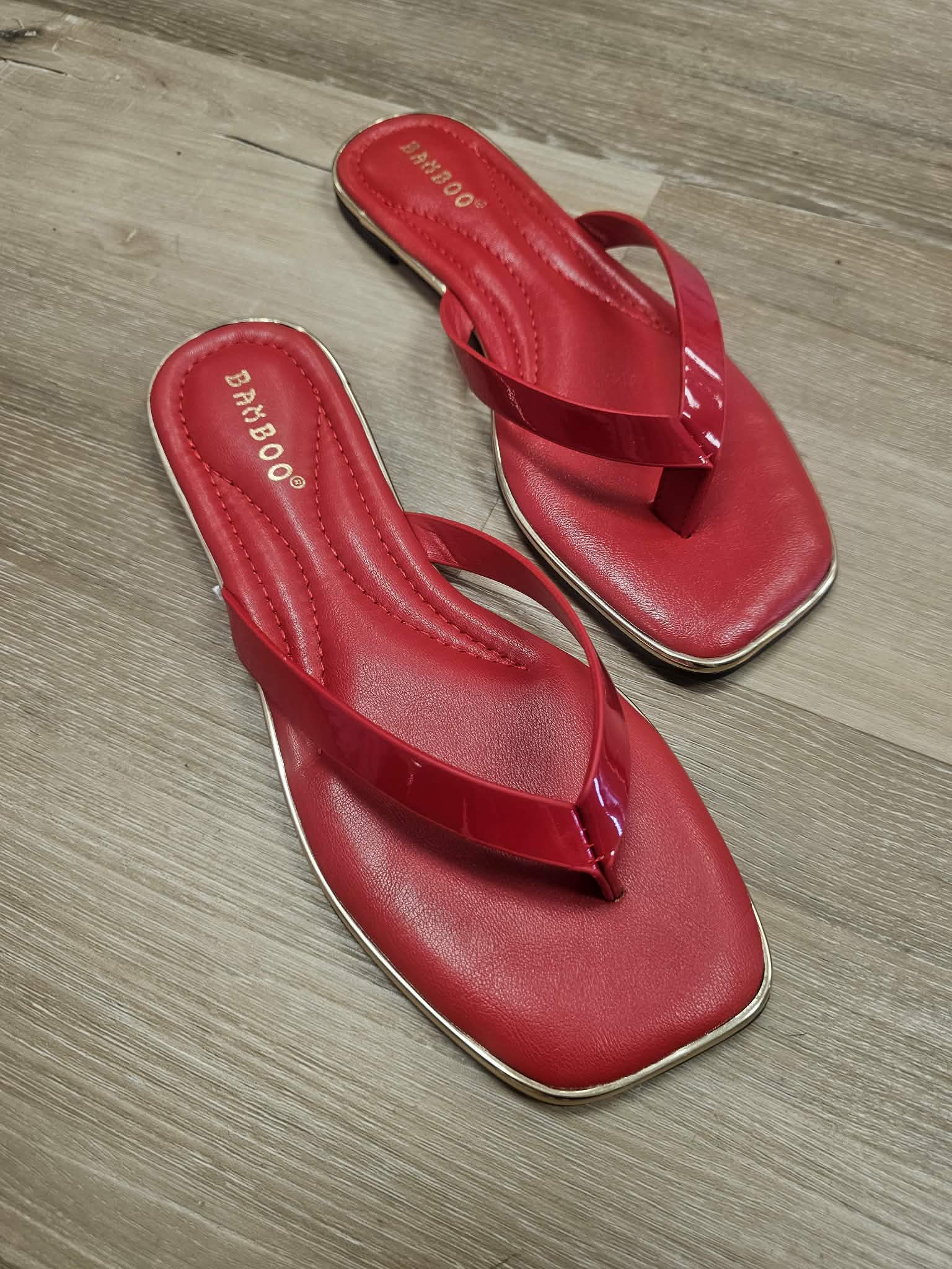 Pointer Thong Sandal
