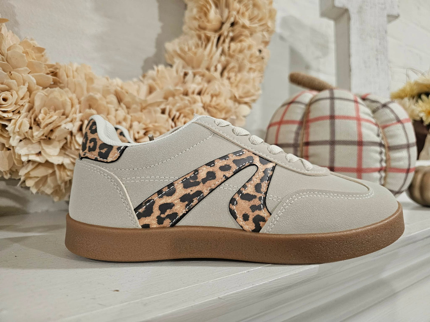 Retro Leopard Tennis