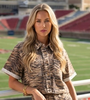 TIGER PRINT CROPPED DENIM TOP
