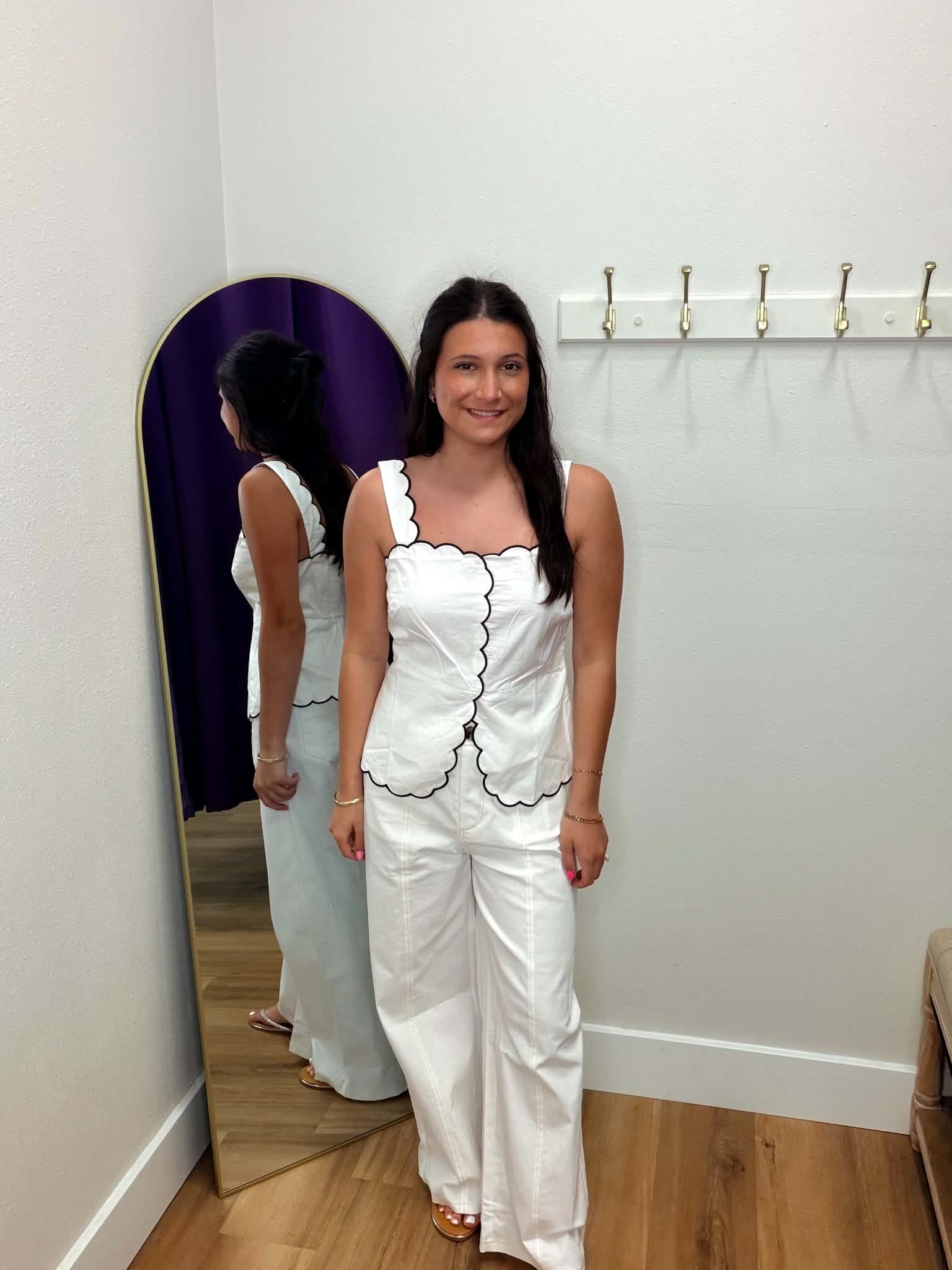 Scallop Trim Square Neckline Sleeveless Top