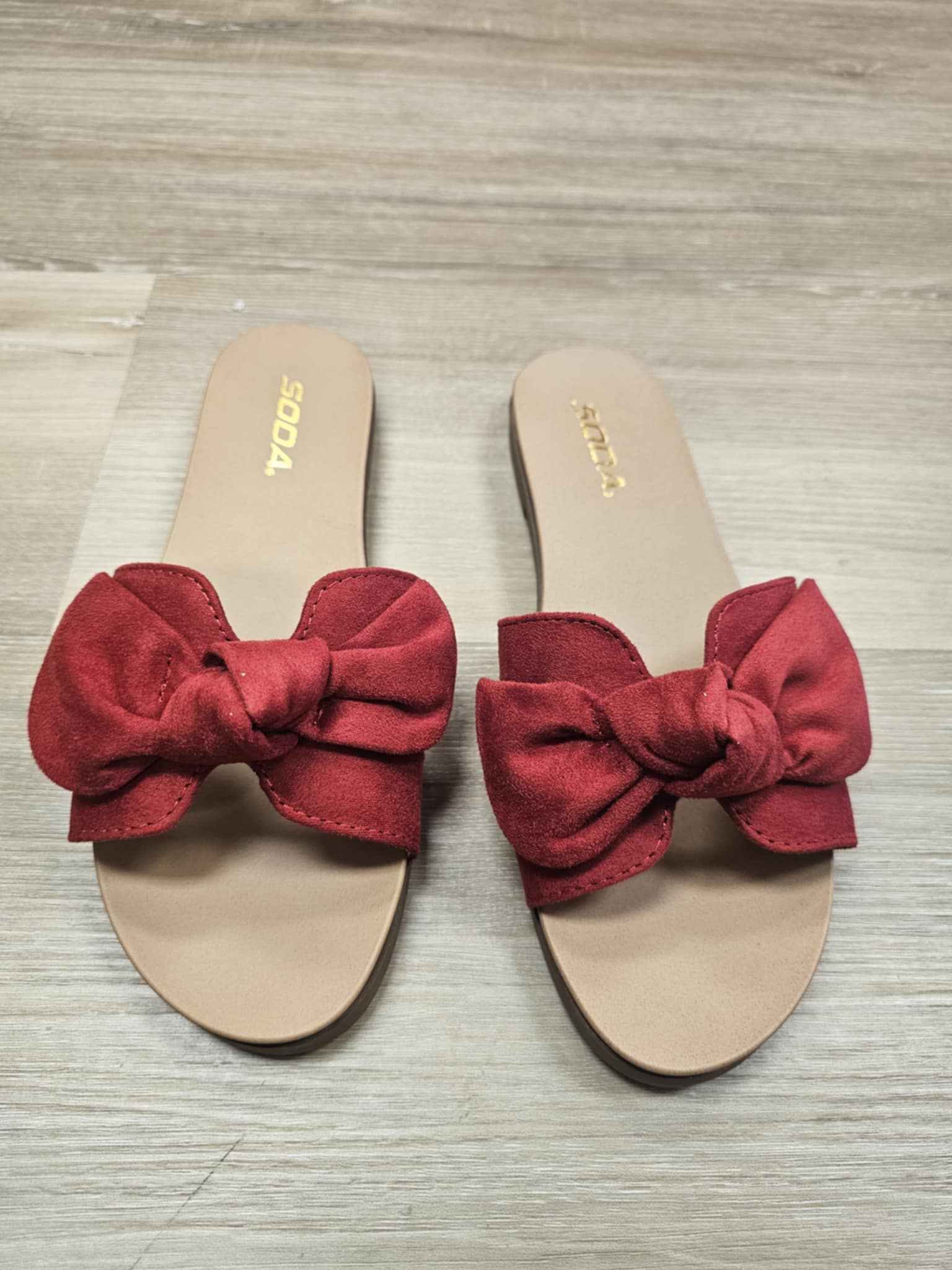 Writer Bow Sandal