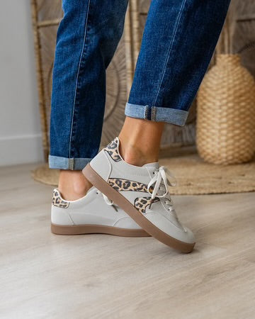 Retro Leopard Tennis