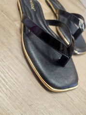 Pointer Thong Sandal