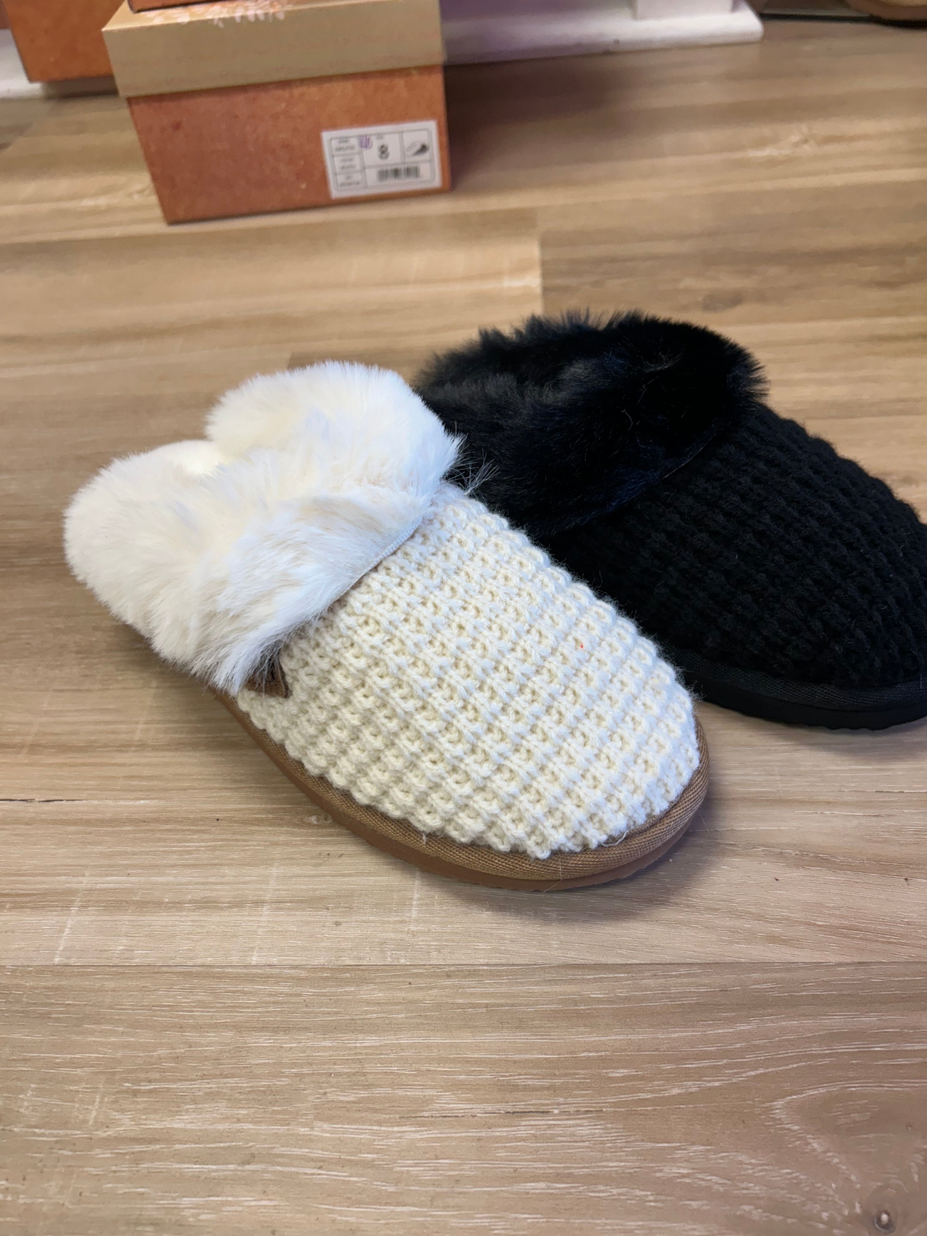 SWEATER SLIPPERS