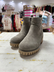 DASHING BOOTIES