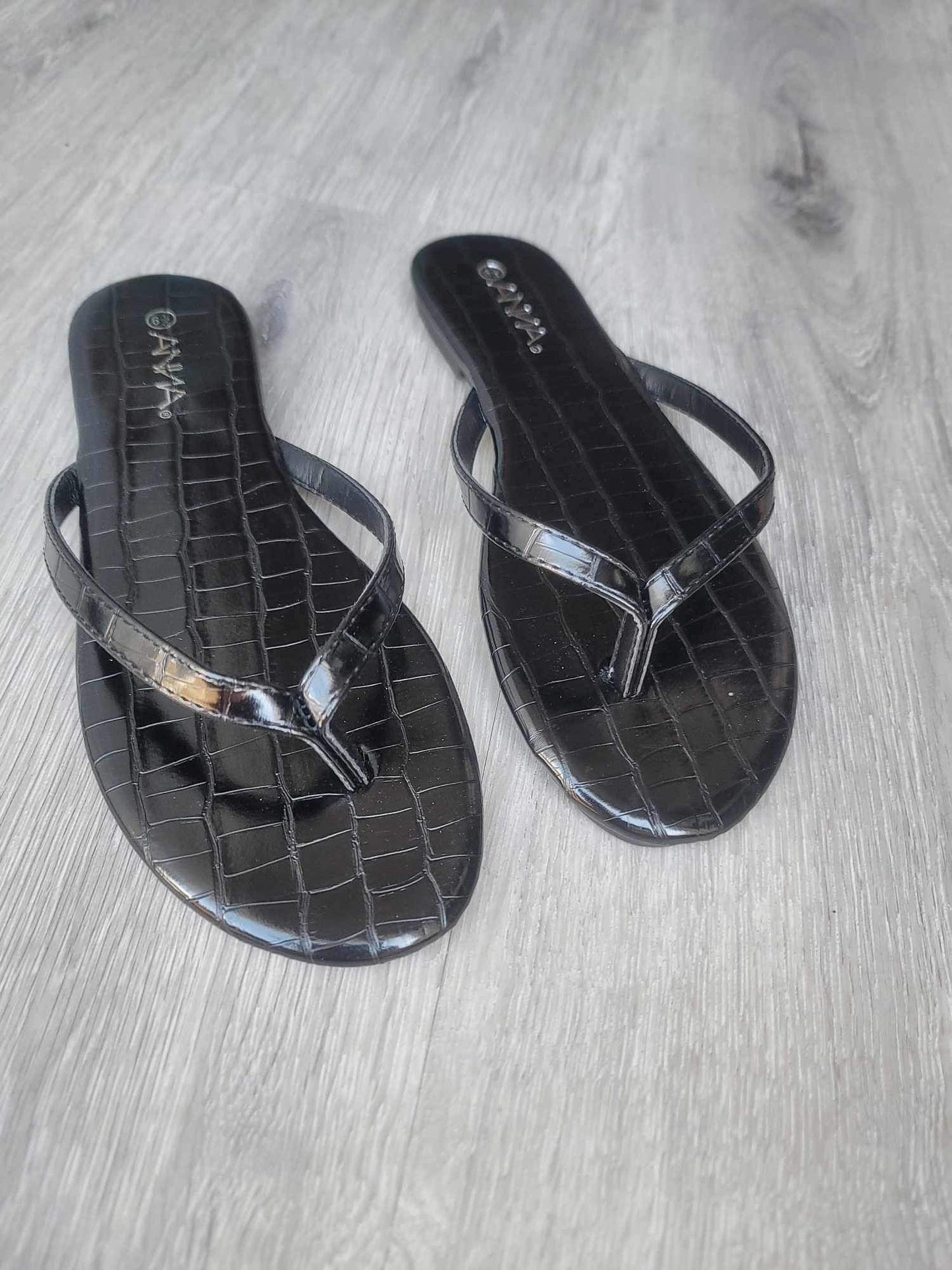 Rylie Thong Sandal - BLACK