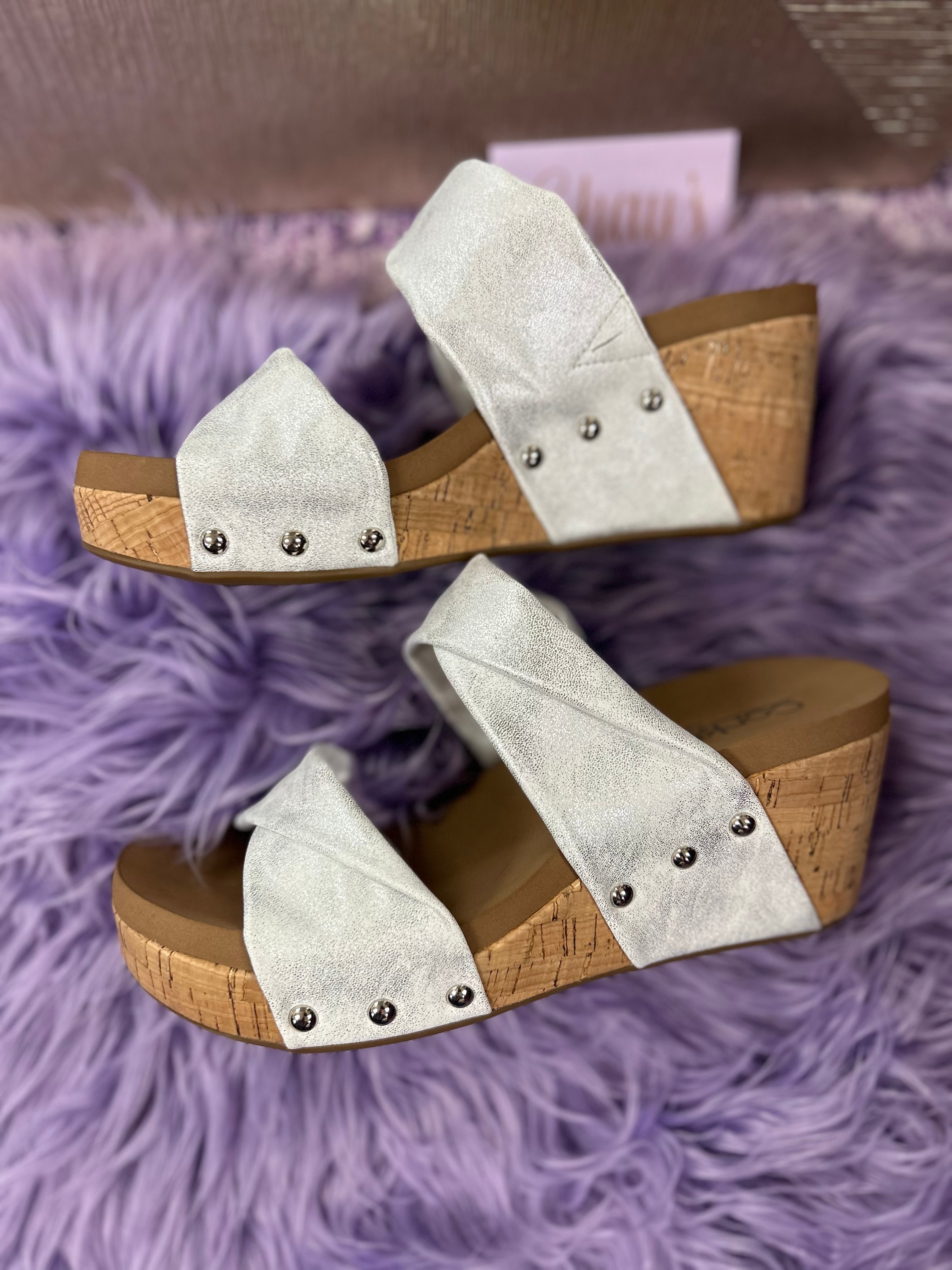 Corky's Stranded Wedge