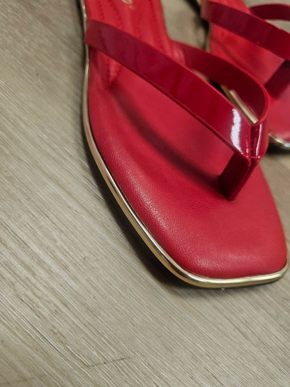 Pointer Thong Sandal