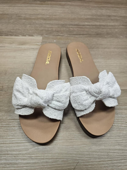 Writer Bow Sandal