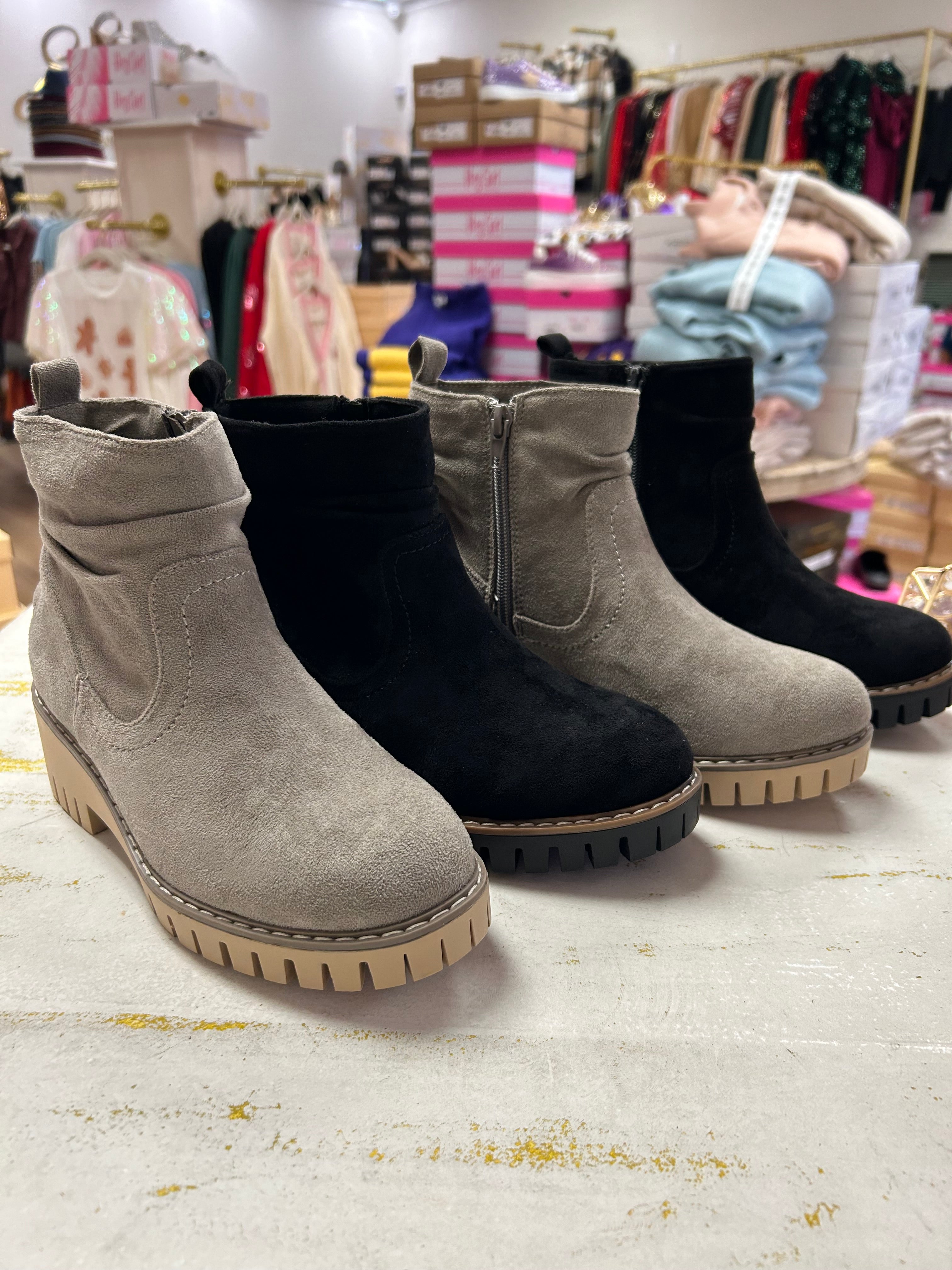 DASHING BOOTIES