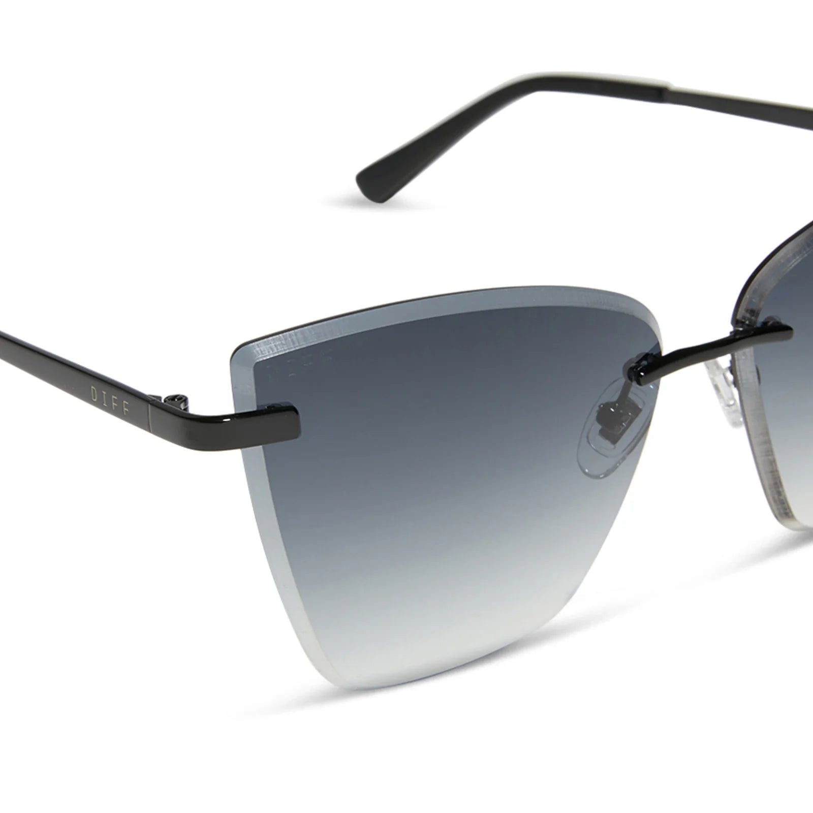 diff-eyewear-becky-v-black-grey-gradient-sunglasses-alt-4_1600x_08fb03e2-96f9-4f06-848a-60574e8d5957.webp
